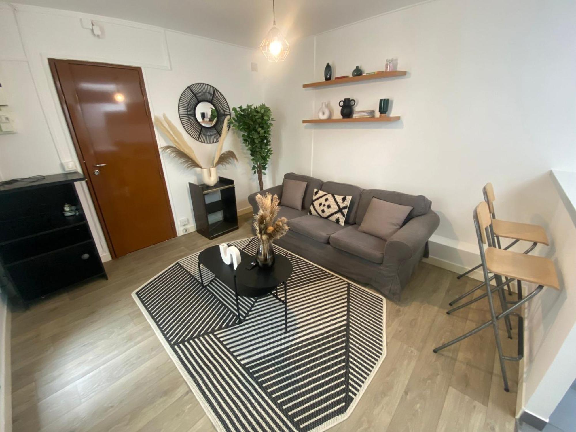 Apartment Jolie 2 Pieces Metro Voltaire - 11 - 2p *